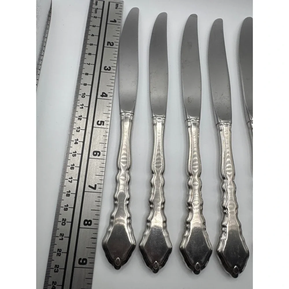 Oneida Royal Chippendale Stainless Dinner Knives Set of 5 Glossy Scalloped Edge